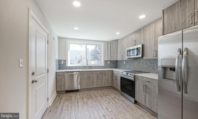 Photo - 1702 N Gratz St Townhome