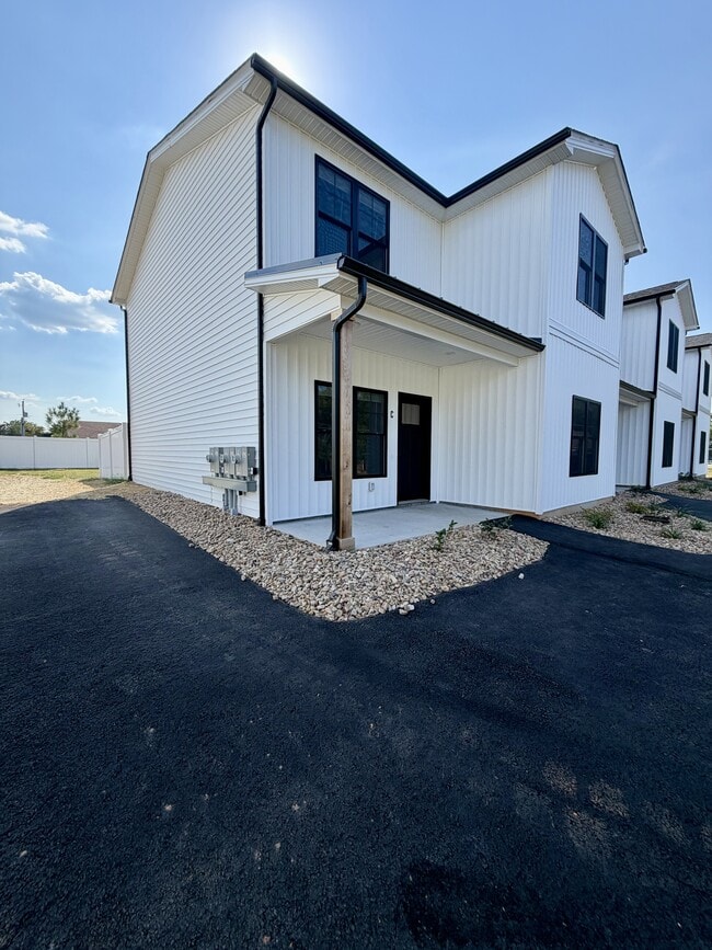 Building Photo - 118 Beechwood Dr Unit C