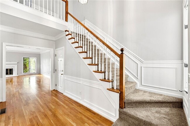 Photo - 302 S River Farm Dr