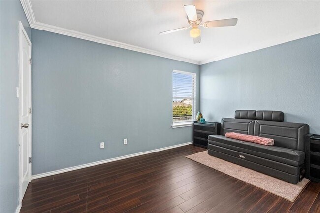 Photo - 220 Wegstrom St