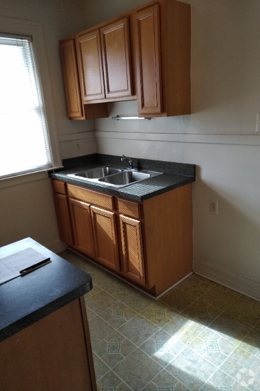 Building Photo - 5357 Burns Ave Rental