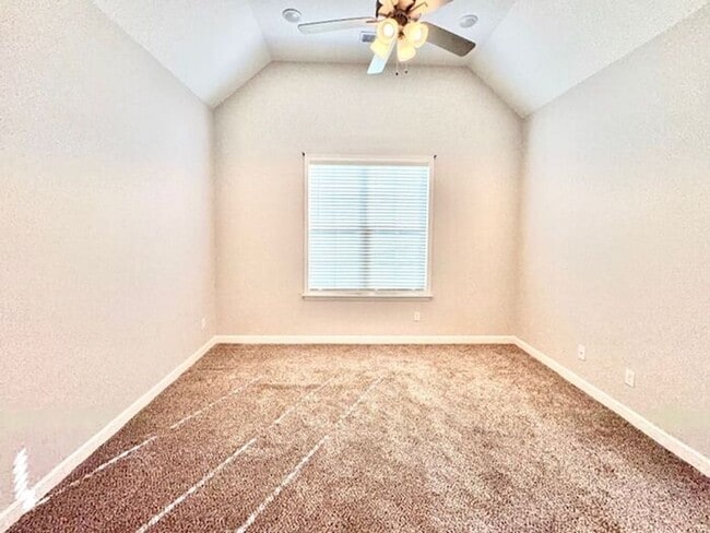 Photo - Now Leasing in Somerville- 4-Bedroom 3 Bat...