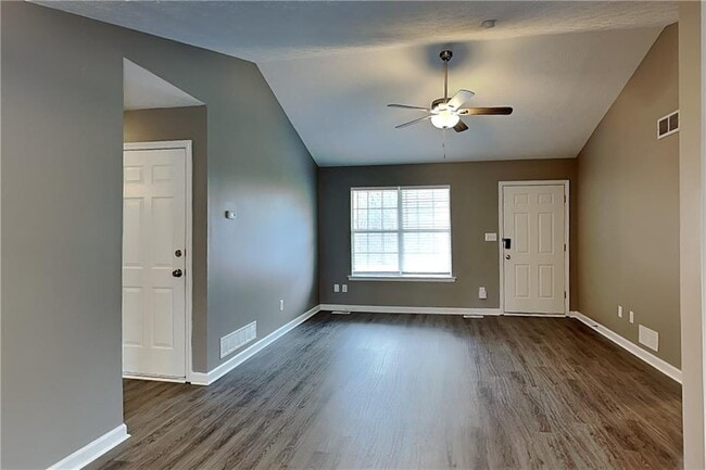 Photo - 209 Hale Haven Dr