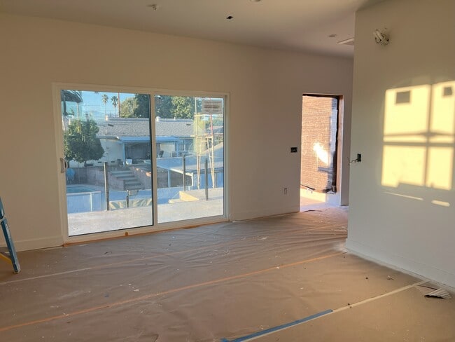 Building Photo - 7538 Cozycroft Ave Rental