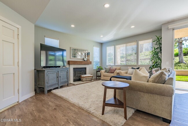 Photo - 264 Ridgeton Ln