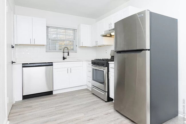 401 Clifton Rd NE