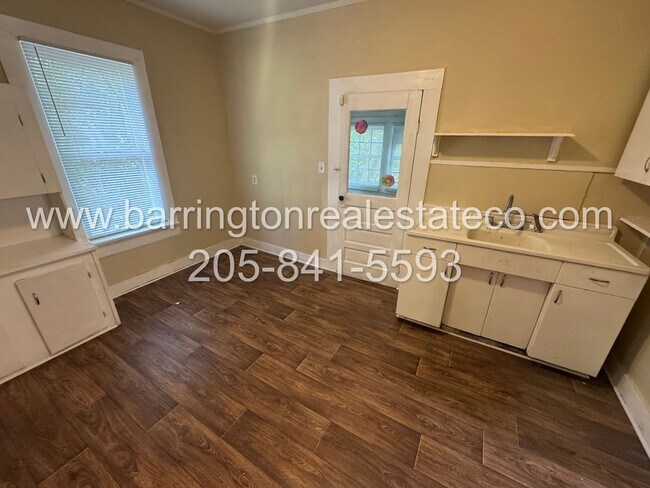 Photo - 1917 Holbrook Ave