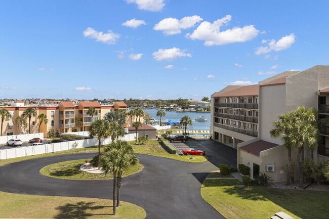 Building Photo - Condo For Rent on ST PETE BEACH! Unit APT 302A