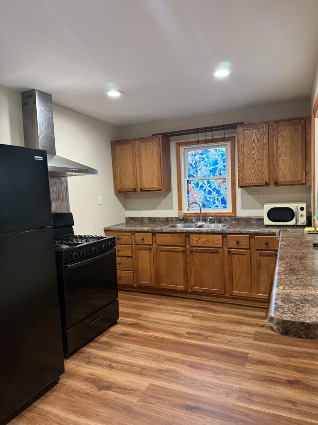 Photo - 816 Cranston Rd