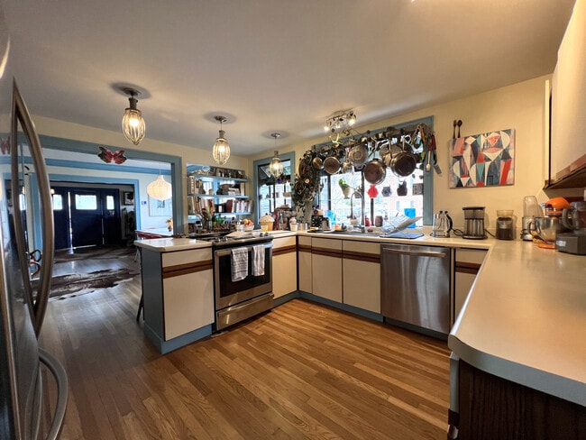 Photo - 5101 Grand Ave