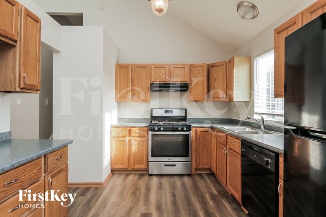 Photo - 915 Ann St