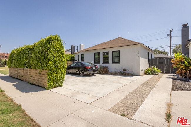 Photo - 3618 Chesapeake Ave