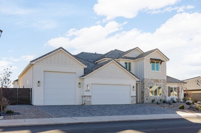 Photo - 6 bed / 4 bath / 3 car garage custom home in Pecan Valley