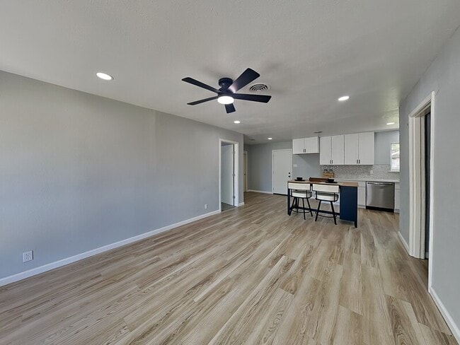 Photo - 2111 Melissa St