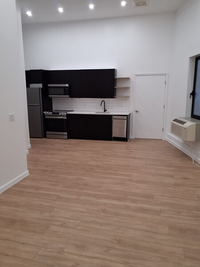 556 Market St Unidad 1C
