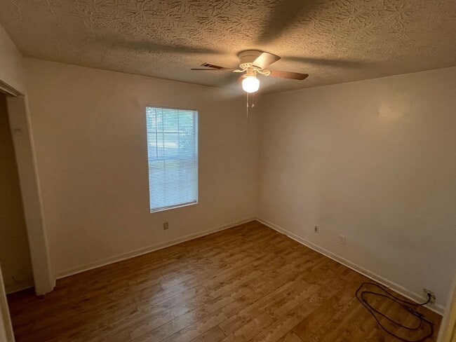 Photo - 122 Oriole Dr