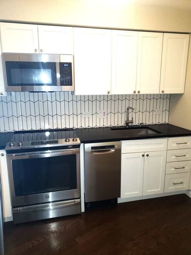 Photo - 300 N State St Unit 4312