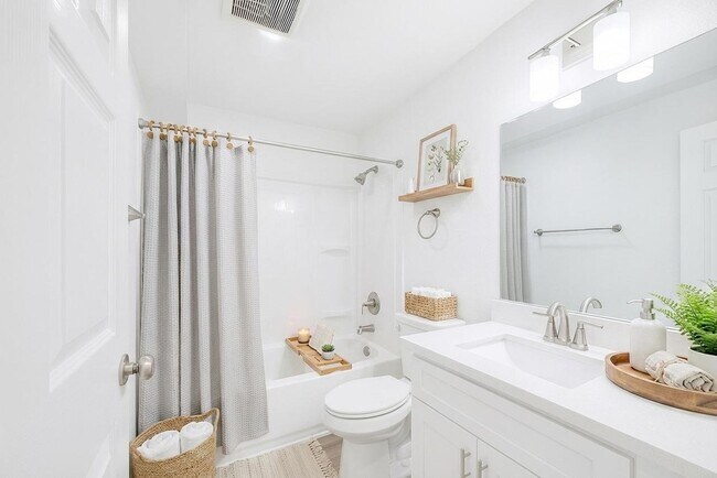 Photo - Meadowbrook Apartments