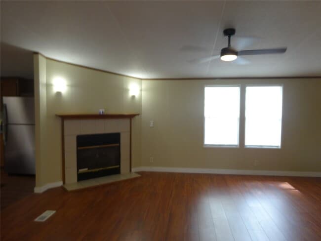 Building Photo - 1220 8th St