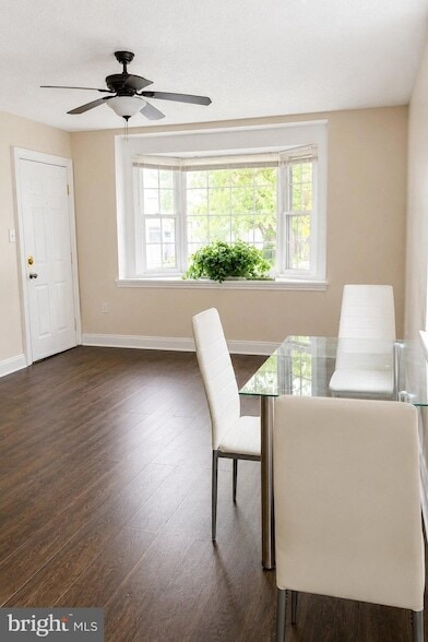 Photo - 63 Galveston Pl SW Unidad 1
