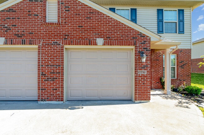 Photo - Howell Management Florence Townhomes