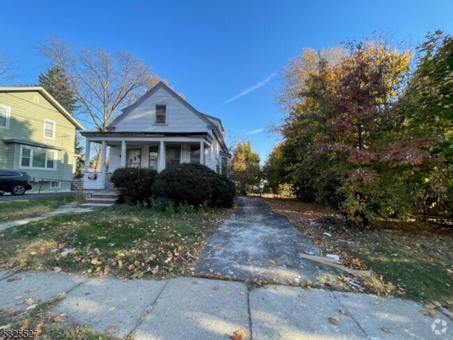 Building Photo - 1419 Hiawatha Ave Rental