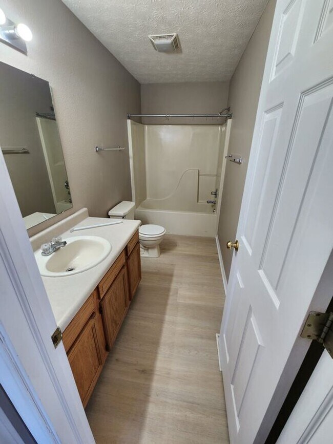 Photo - 2423 Hopkins Dr