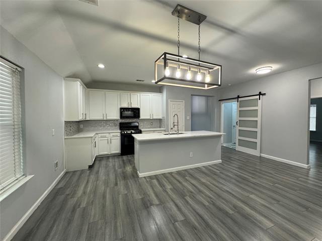 2303 Mackinac Dr