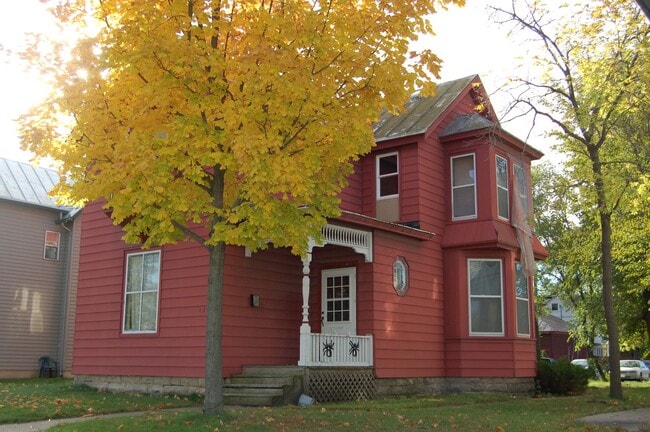 Building Photo - 1216 State St Unit 1216
