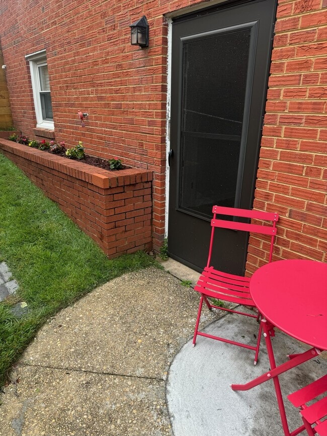 Photo - 914 Daleview Dr