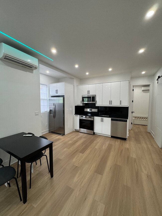 Photo - 531 E 187th St