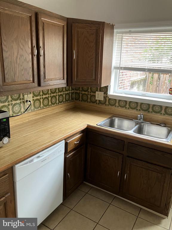 Building Photo - 912 S Fairhill St Rental