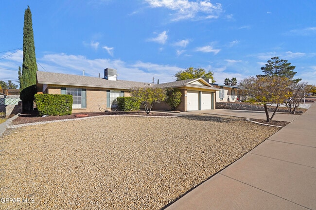 Photo - 208 Vista Bonita St House