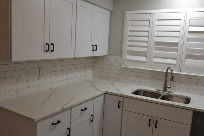 Photo - 7410 Crystalglen Dr