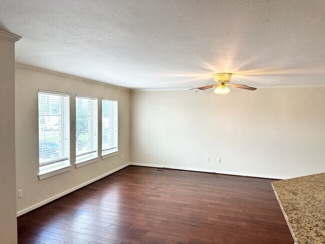 Photo - 2 Bedroom 1 Bath - End Unit Apartment (40%... Unidad Apt G