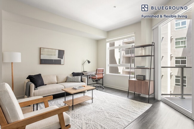 Building Photo - 6041 Variel Ave Rental