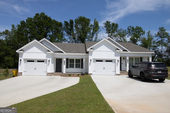 Building Photo - 116 Woodsedge Dr