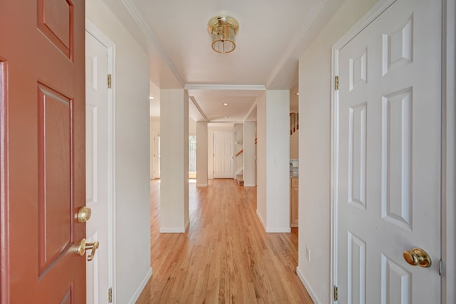 Photo - 927 Jersey St