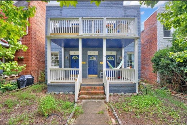 Building Photo - 2111 Maplewood Ave Unit Apartment A