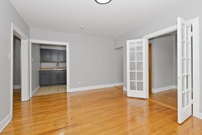 Photo - 11214-18 S Indiana