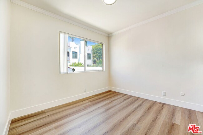 Photo - 8208 Romaine St Unit 1