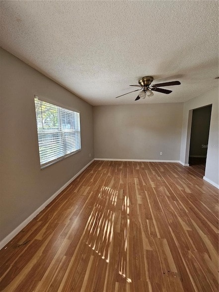 Photo - 4907 Barcelona St