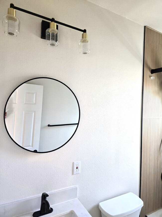 Photo - 1657 Ceylon Dr