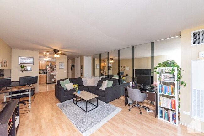 Photo - 2020 N Lincoln Park W Unit 2D