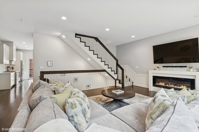 Photo - 7771 Van Buren St