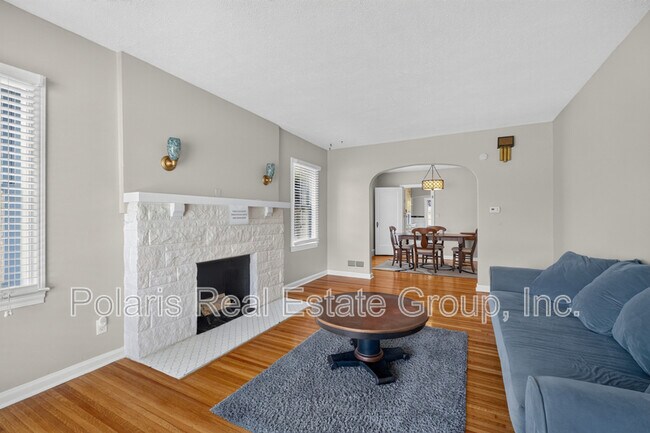 Photo - 5428 E 10th St