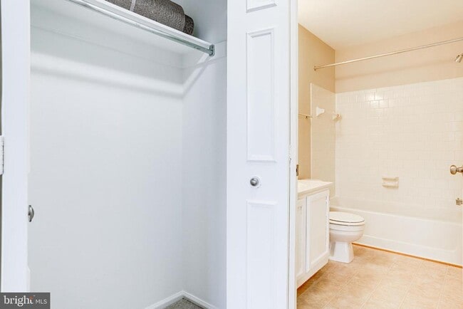 Building Photo - 7758 New Providence Dr Unit 11 Rental