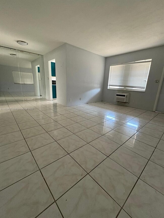 Photo - 1816 McKinley St Unit 12