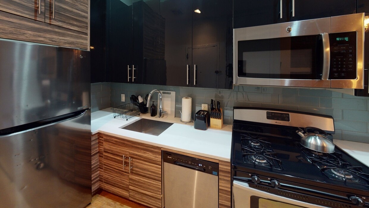 Photo - Private bedroom in 3 bed/1 bath Home