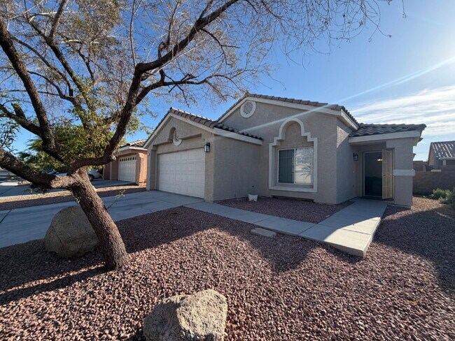 Photo - SINGLE-STORY HOME | GATED COMMUNITY | FLEXIBLE FURNISHING OPTIONS I 4 Bedroom Home with Private B...